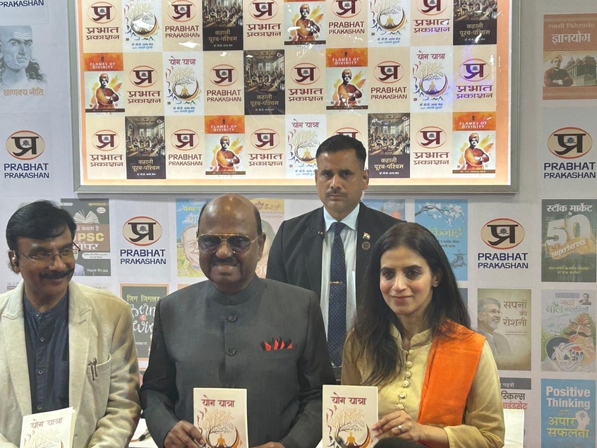 Mansi Gulati launching Yog Yatra with Bengal Governor Dr. C.V. Ananda Bose